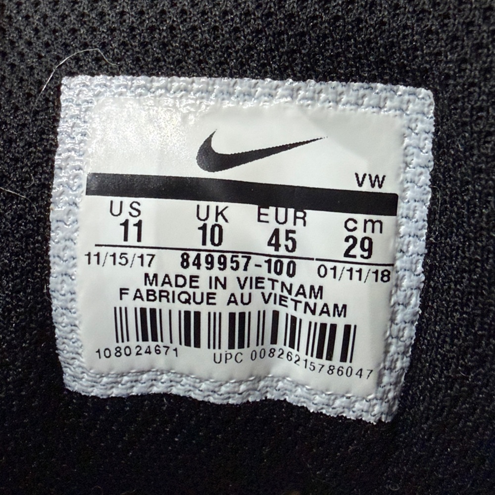 Nike Men's White and Black Golf Shoes - Picture 2 of 6